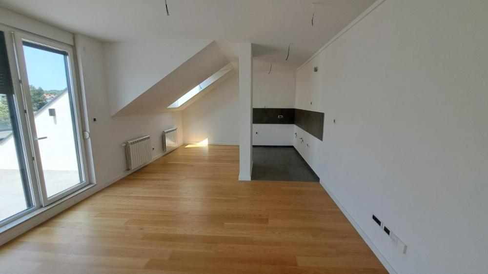 Slika 2 - Nov dvoiposoban stan Petrovaradin