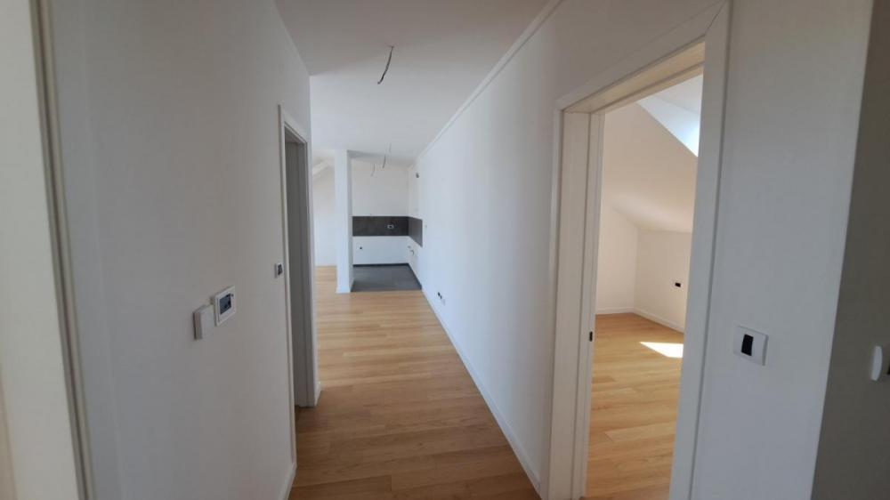 Slika 4 - Nov dvoiposoban stan Petrovaradin