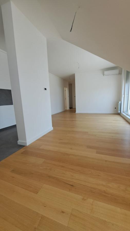 Slika 5 - Nov dvoiposoban stan Petrovaradin