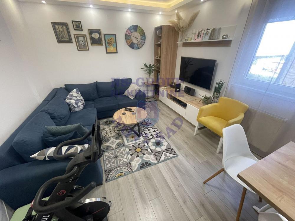 Glavna slika -odličan trosoban stan na adicama 73m2