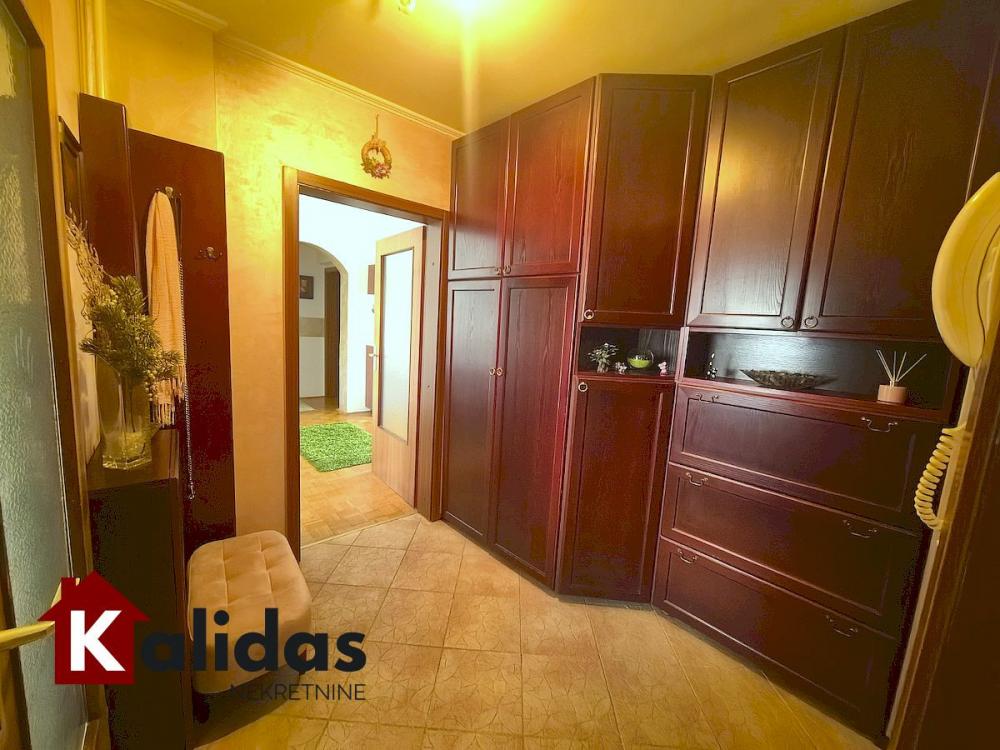 Slika 10 - Stan,NOVI SAD,TELEP,kv: 83, € 181280, ID: 1007807