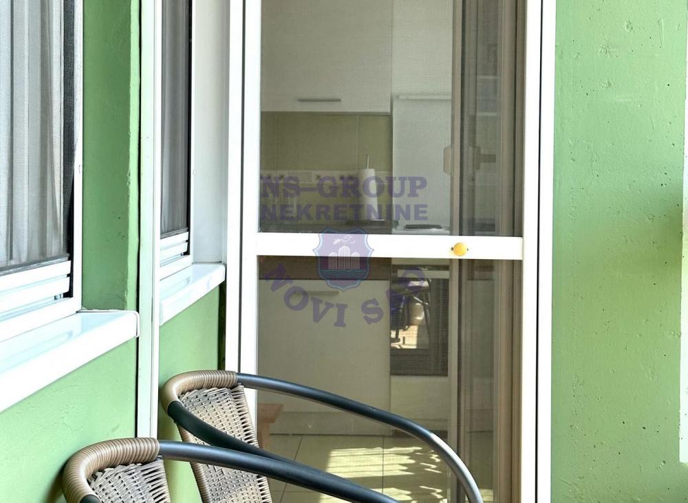 Slika 1 - Jednoiposoban, 38m2, Novo naselje Novi Sad, sa terasom, ima lift