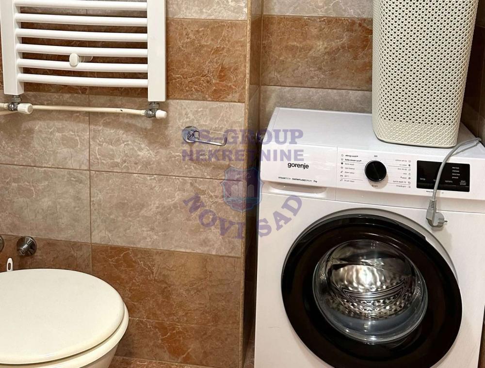 Slika 7 - Jednoiposoban, 38m2, Novo naselje Novi Sad, sa terasom, ima lift