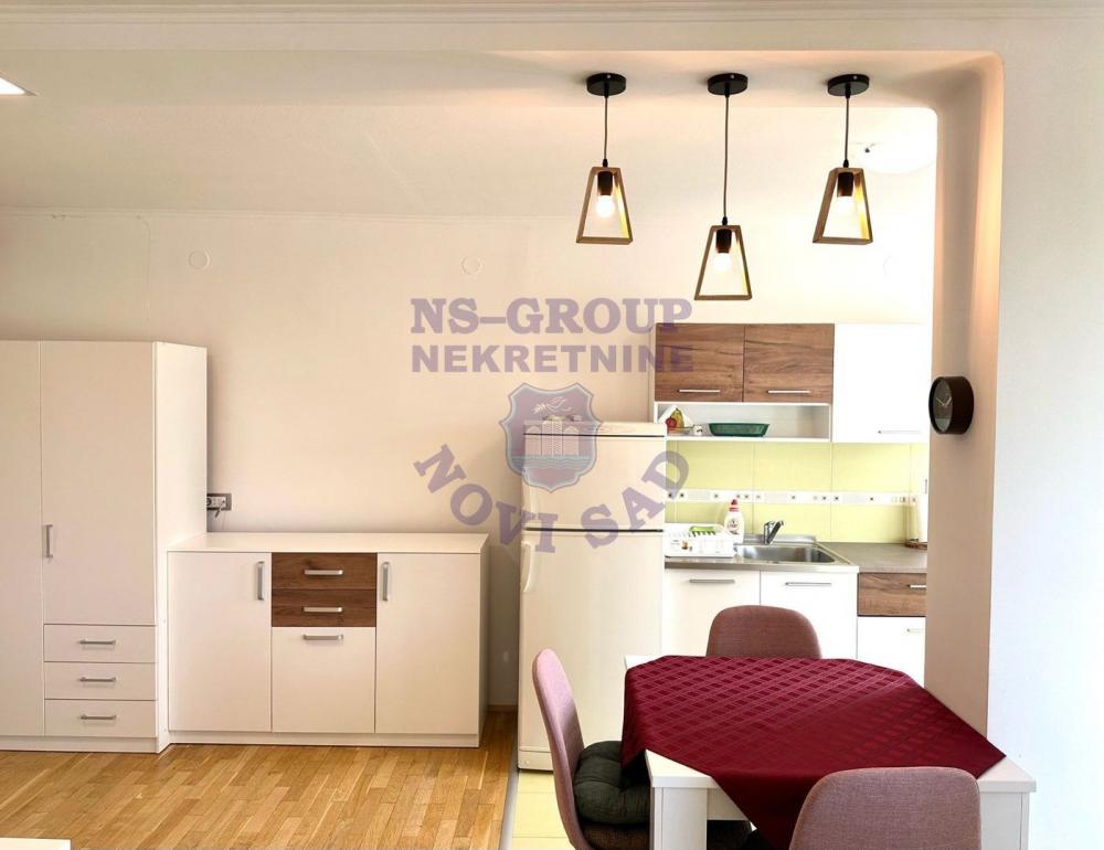 Slika 3 - Jednoiposoban, 38m2, Novo naselje Novi Sad, sa terasom, ima lift