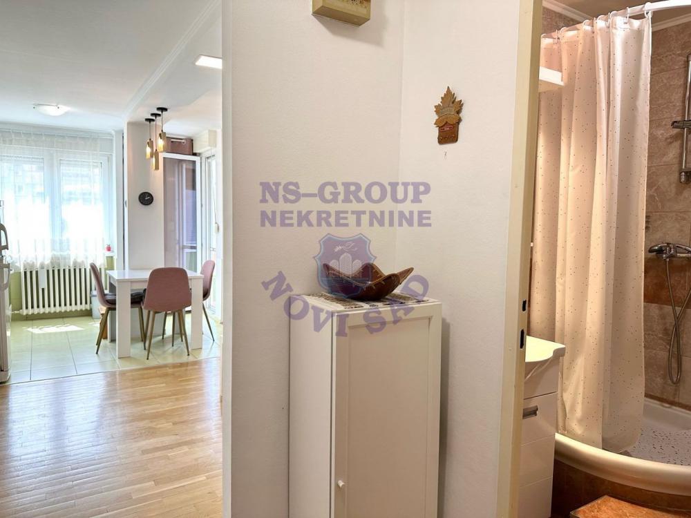 Slika 9 - Jednoiposoban, 38m2, Novo naselje Novi Sad, sa terasom, ima lift