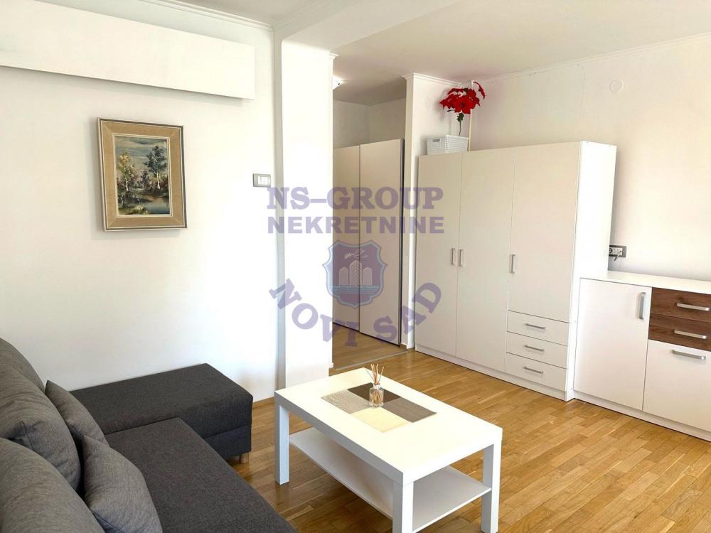 Slika 10 - Jednoiposoban, 38m2, Novo naselje Novi Sad, sa terasom, ima lift