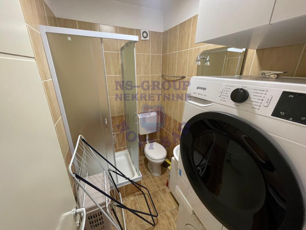 Slika 5 - Kompletno nameštena garsonjera kod detelinarske pijace-odličan stan-EXTRA-