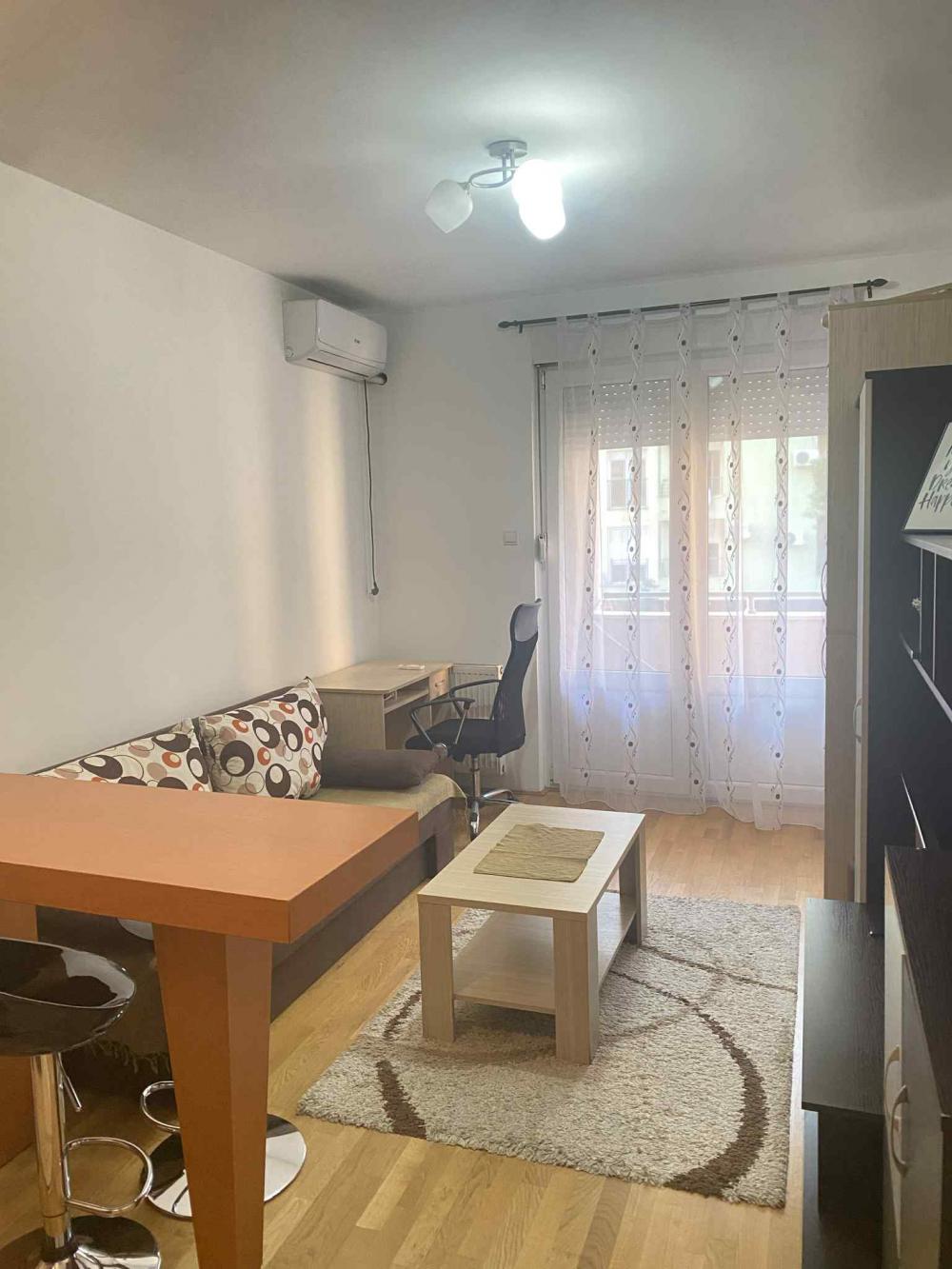 Slika 1 - Prodaja stana, 23m2, Brace Ribnkara Novi Sad, sa terasom, ima lift