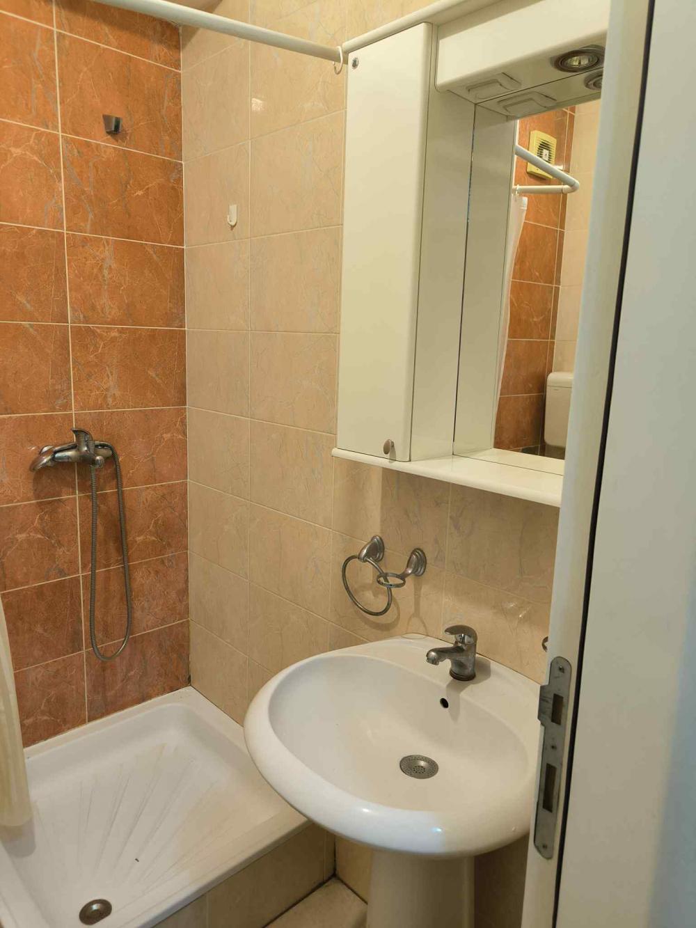 Slika 5 - Prodaja stana, 23m2, Brace Ribnkara Novi Sad, sa terasom, ima lift