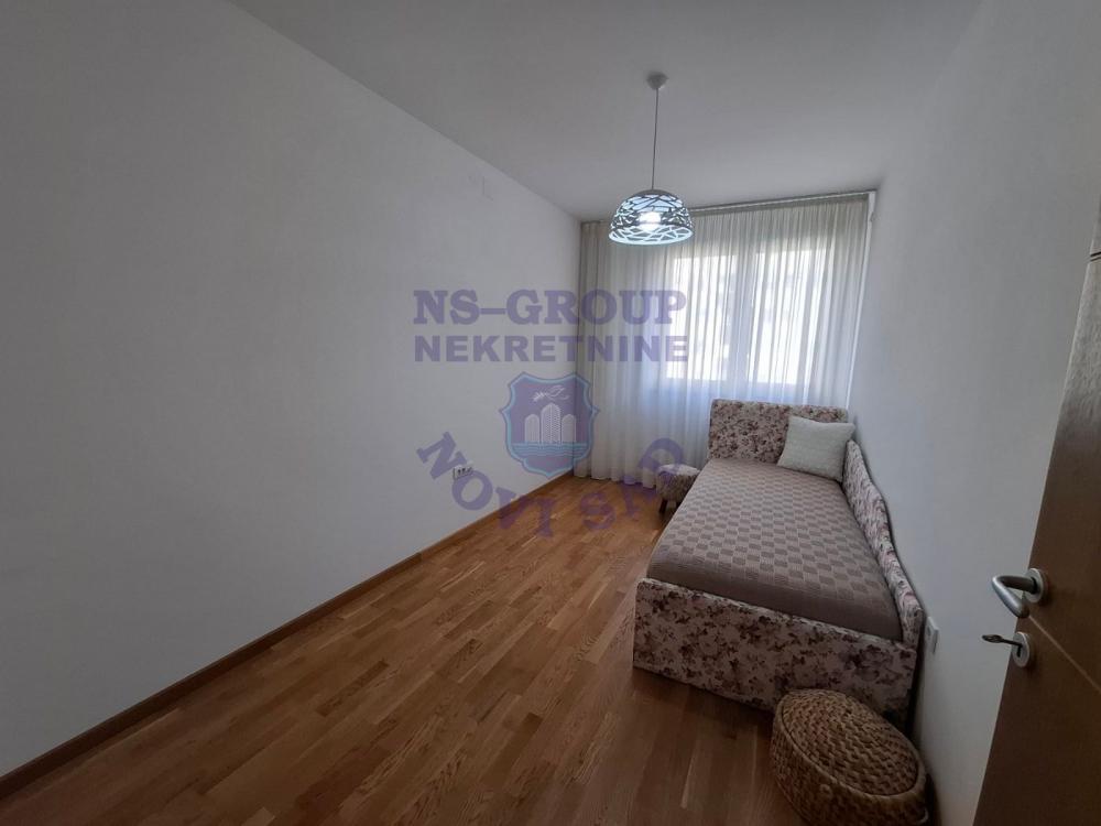 Slika 7 - Perfektan trosoban stan blizu Sajma!