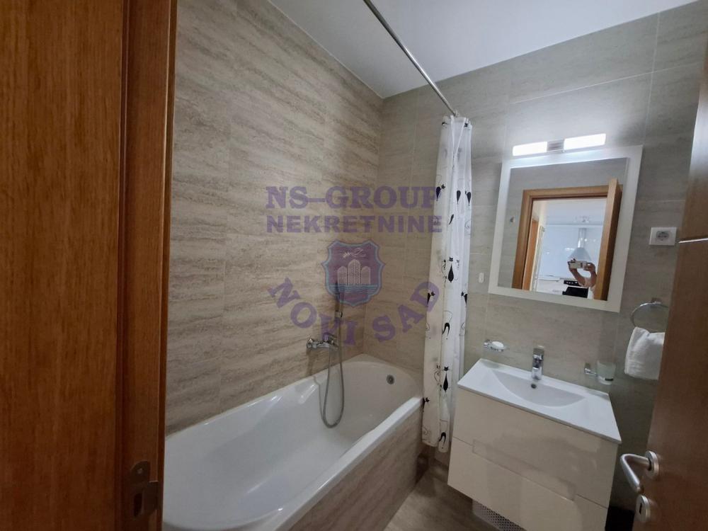 Slika 10 - Perfektan trosoban stan blizu Sajma!