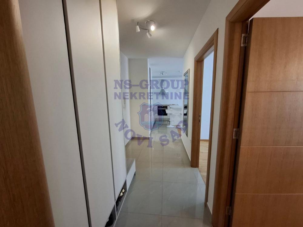 Slika 8 - Perfektan trosoban stan blizu Sajma!