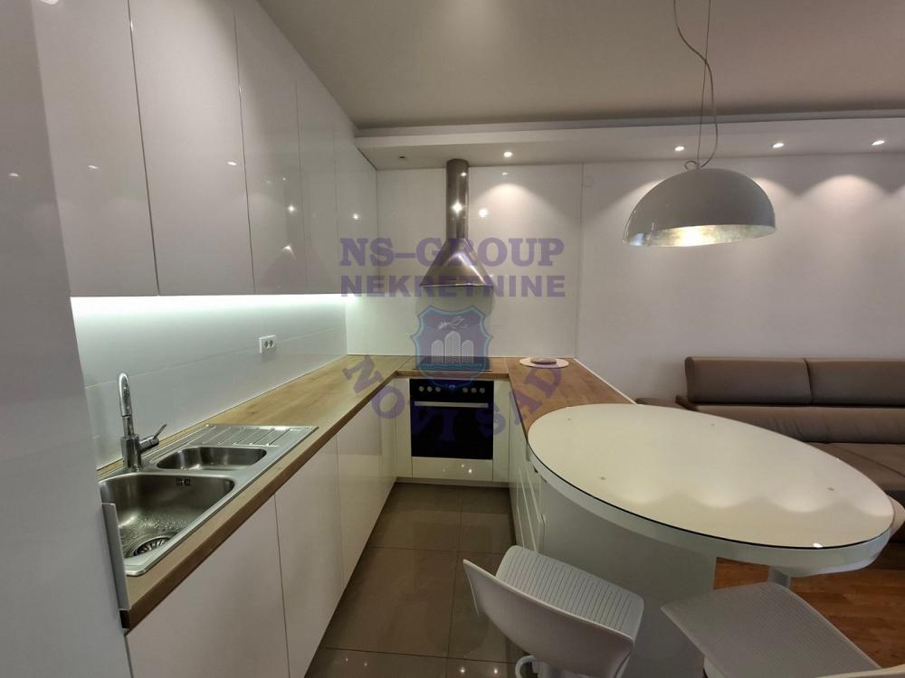 Slika 3 - Perfektan trosoban stan blizu Sajma!