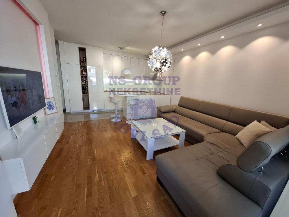 Slika 1 - Perfektan trosoban stan blizu Sajma!