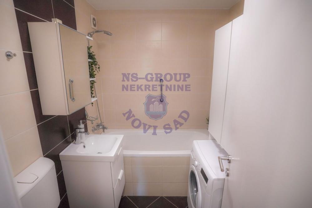 Slika 10 - Odlican trosoban stan na Limanu 4 