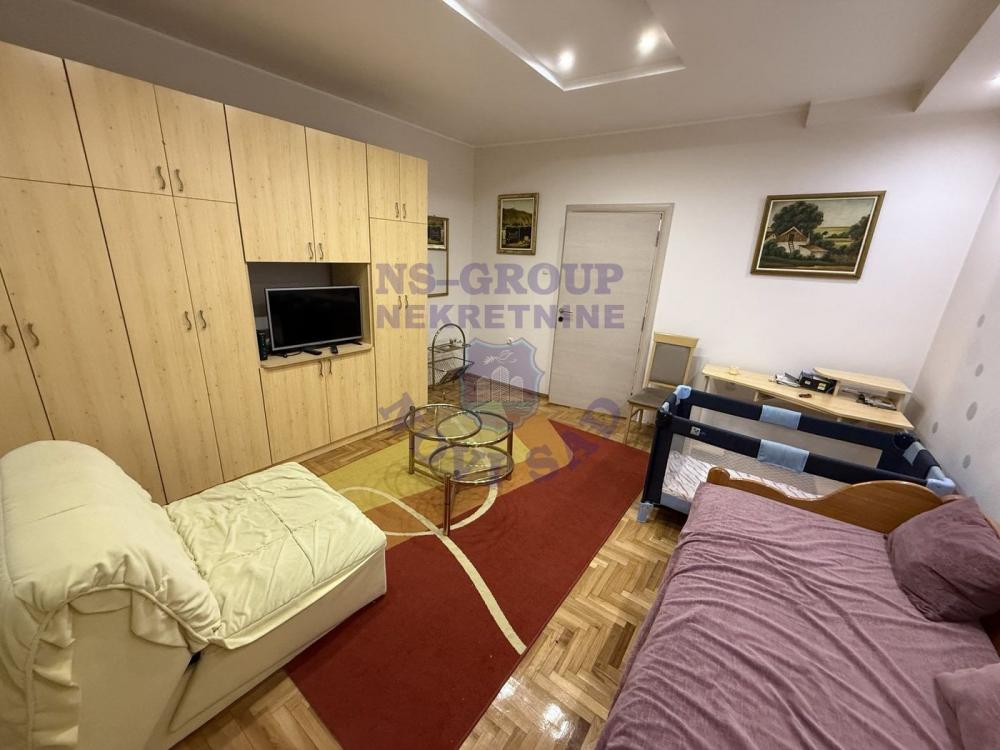 Slika 2 - Retko u ponudi, kompletno renoviran stan na keju