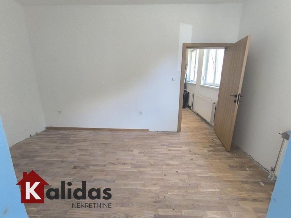 Slika 4 - Stan,NOVI SAD,ADICE,kv: 75, € 105000, ID: 1007843
