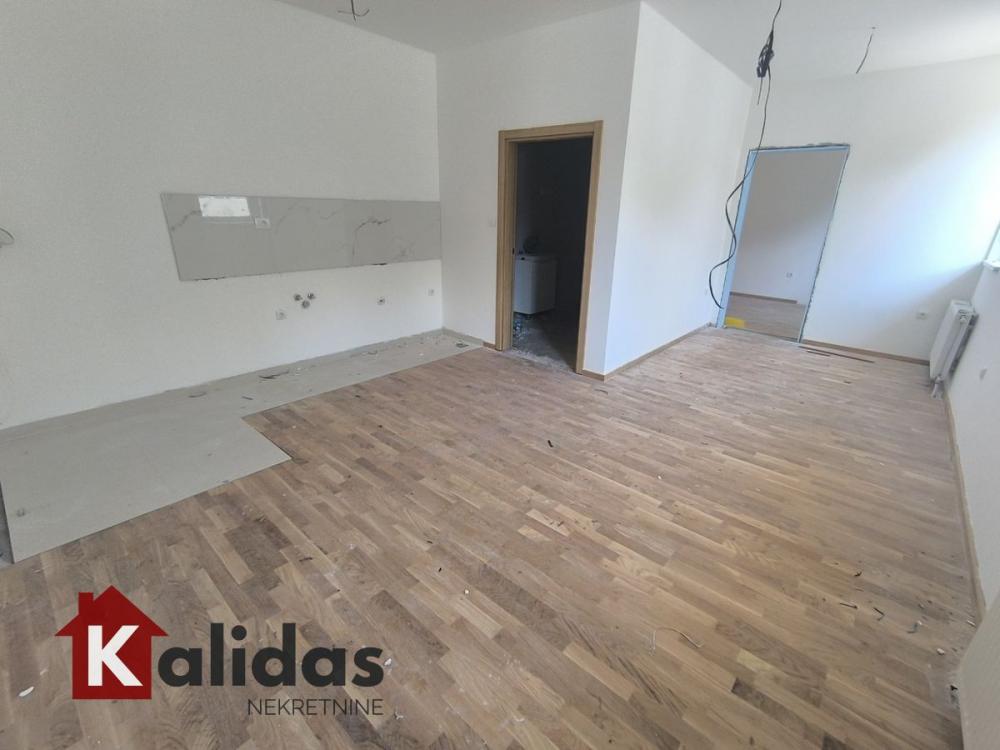 Slika 3 - Stan,NOVI SAD,ADICE,kv: 75, € 105000, ID: 1007843