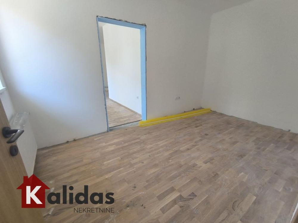 Slika 6 - Stan,NOVI SAD,ADICE,kv: 75, € 105000, ID: 1007843