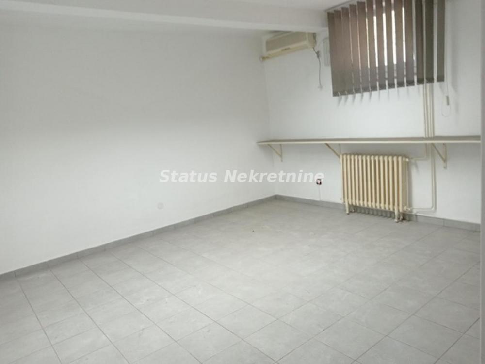 Slika 4 - Maksima Gorkog-Poslovni prostor-147 m2-065/3858-888