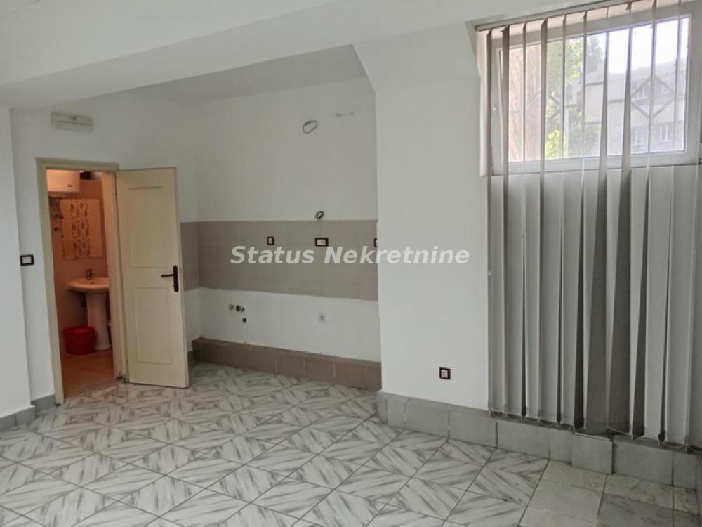 Slika 3 - Maksima Gorkog-Poslovni prostor-147 m2-065/3858-888