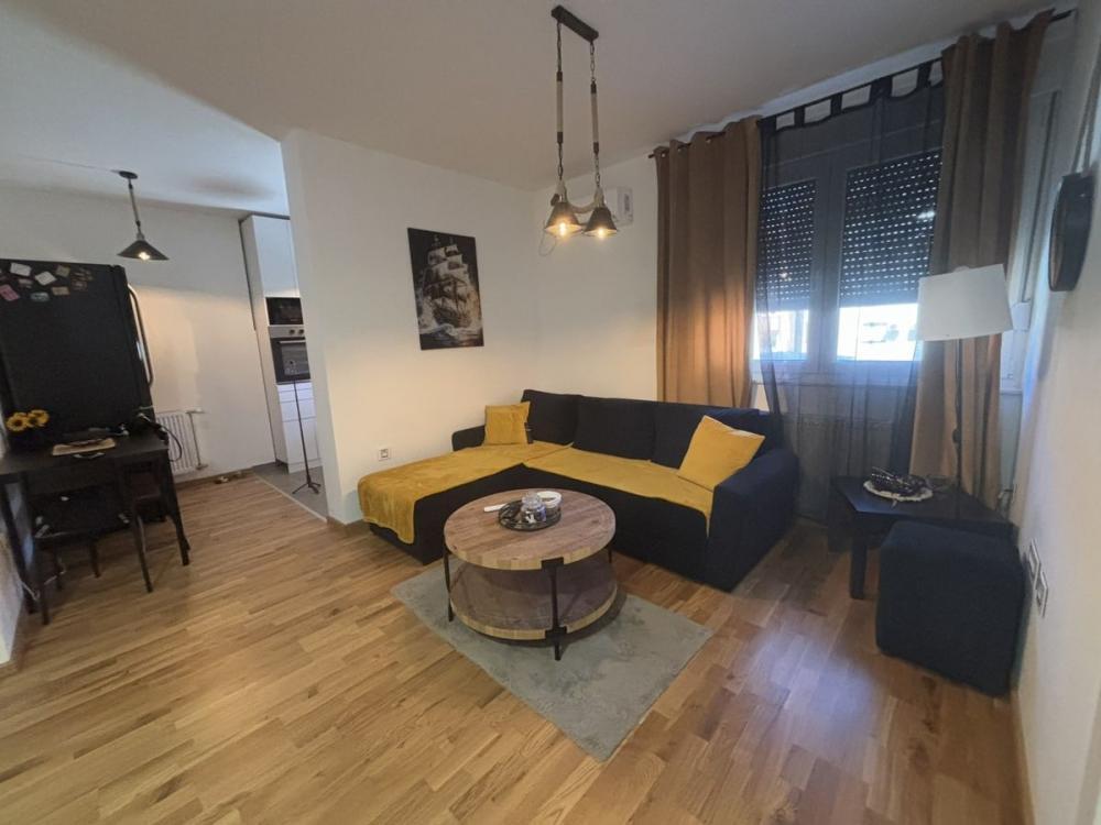 Glavna slika -Predstavljamo Vam odličan dvosoban stan na jednoj od najprestižnijih lokacija -39m2 Šifra:549936