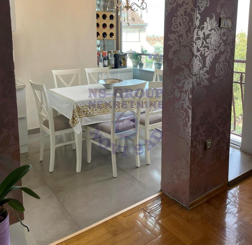 Slika 5 - Luksuzan stan u Cara Dušana!