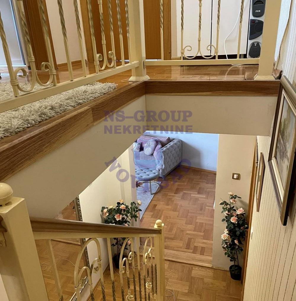 Slika 11 - Luksuzan stan u Cara Dušana!