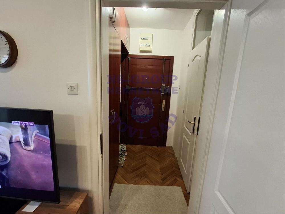 Slika 11 - Trosoban komforan stan- Grbavica!