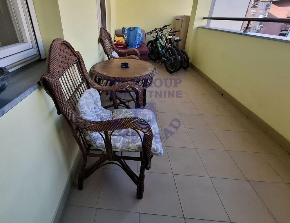 Slika 9 - Trosoban komforan stan- Grbavica!