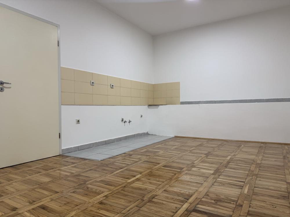 Slika 4 - Odlična garsonjera - Petrovaradin