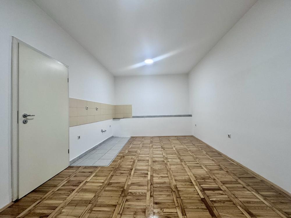 Slika 3 - Odlična garsonjera - Petrovaradin