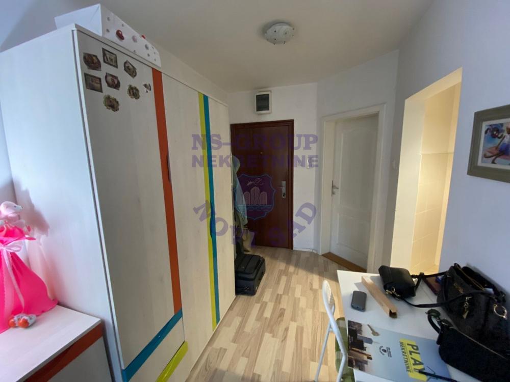 Slika 2 - Jednosoban, 25m2, Grbavica Novi Sad, sa terasom, ima lift