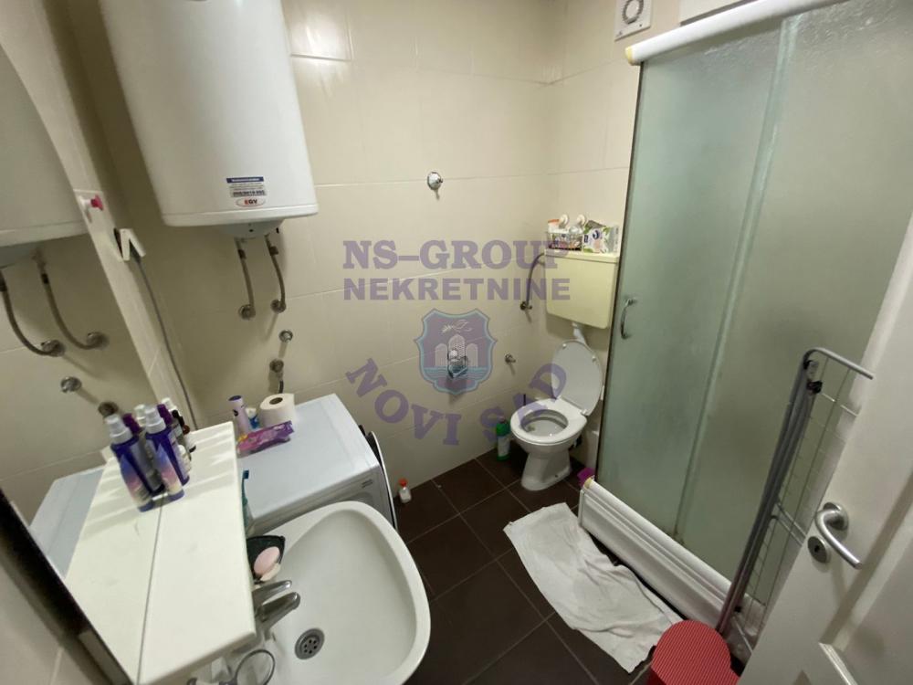 Slika 4 - Jednosoban, 25m2, Grbavica Novi Sad, sa terasom, ima lift