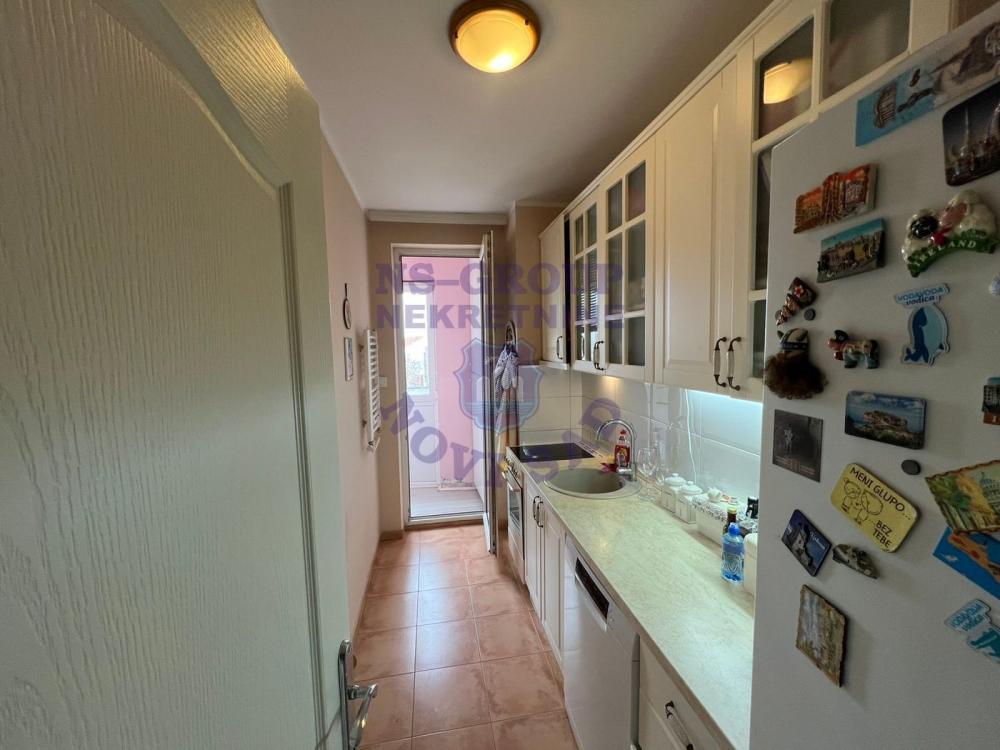 Slika 3 - Trosoban stan na Socijalnom ! 