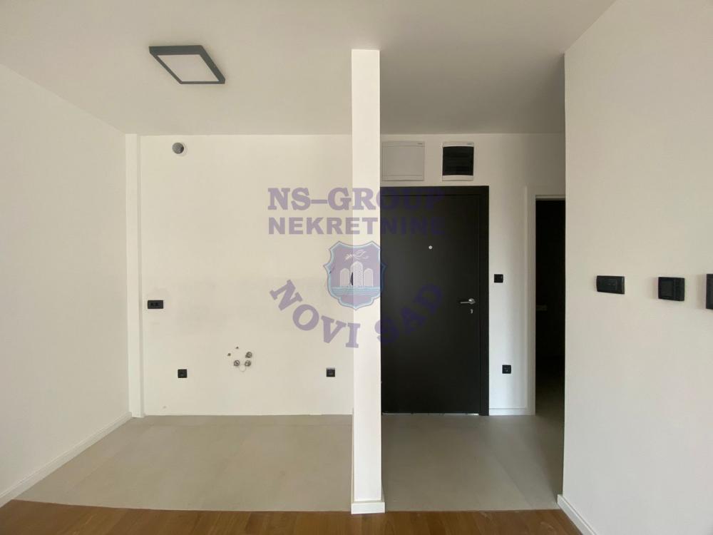 Slika 2 - Prodaja stana, 39m2, Telep Novi Sad, sa terasom, ima lift