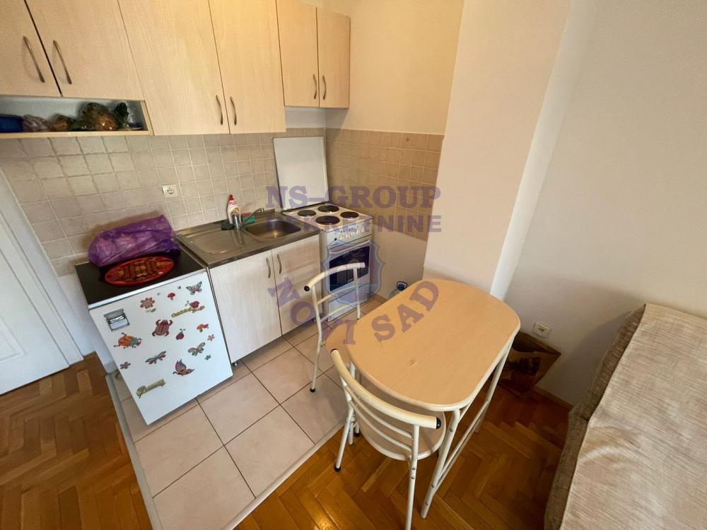 Slika 4 - Kompletno namešten stan na Novoj Detelinari!