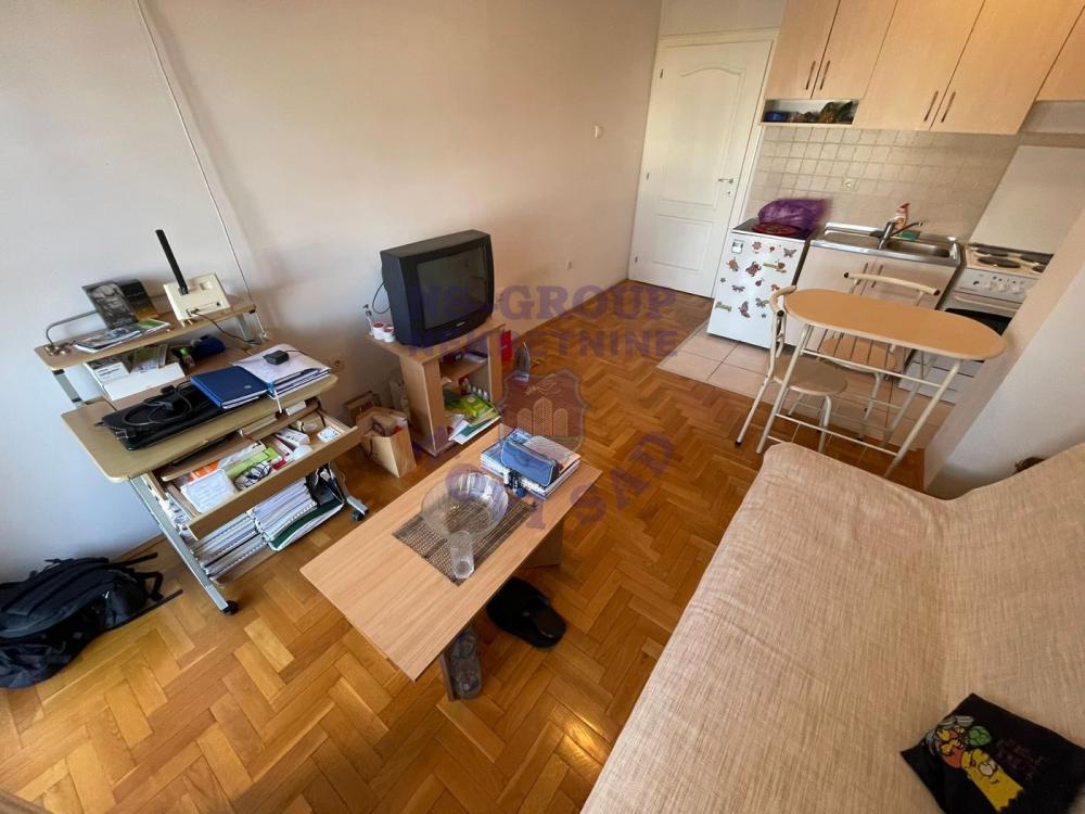 Slika 2 - Kompletno namešten stan na Novoj Detelinari!