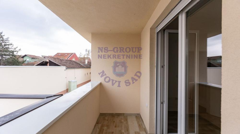 Slika 11 - Divan trosoban stan na Telepu