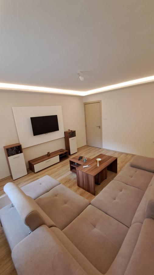 Slika 2 - Renoviran dvosoban stan na Detelinari