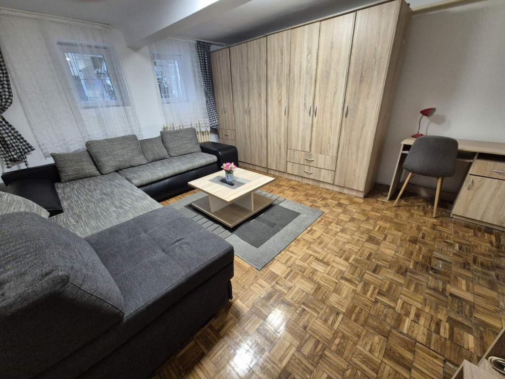 Glavna slika -Top lokacija za izdavanje! Dvosoban stan na KEJU!