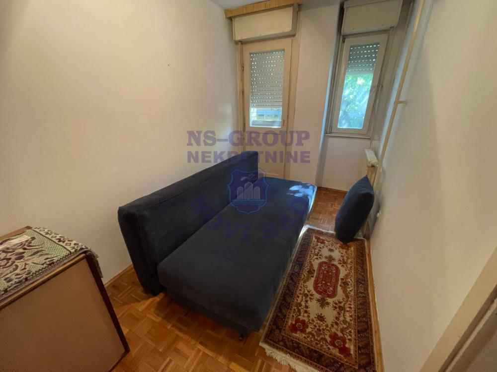 Glavna slika -Dvosoban stan na Novom Naselju