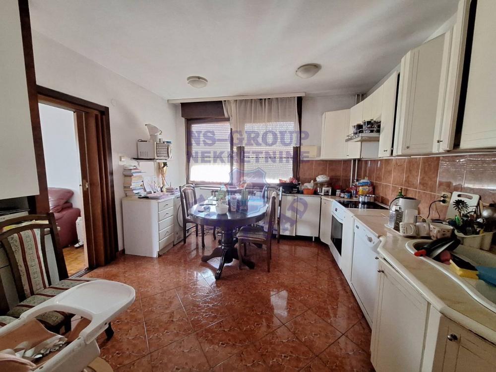 Slika 4 - Trosoban stan na Avijaciji! 