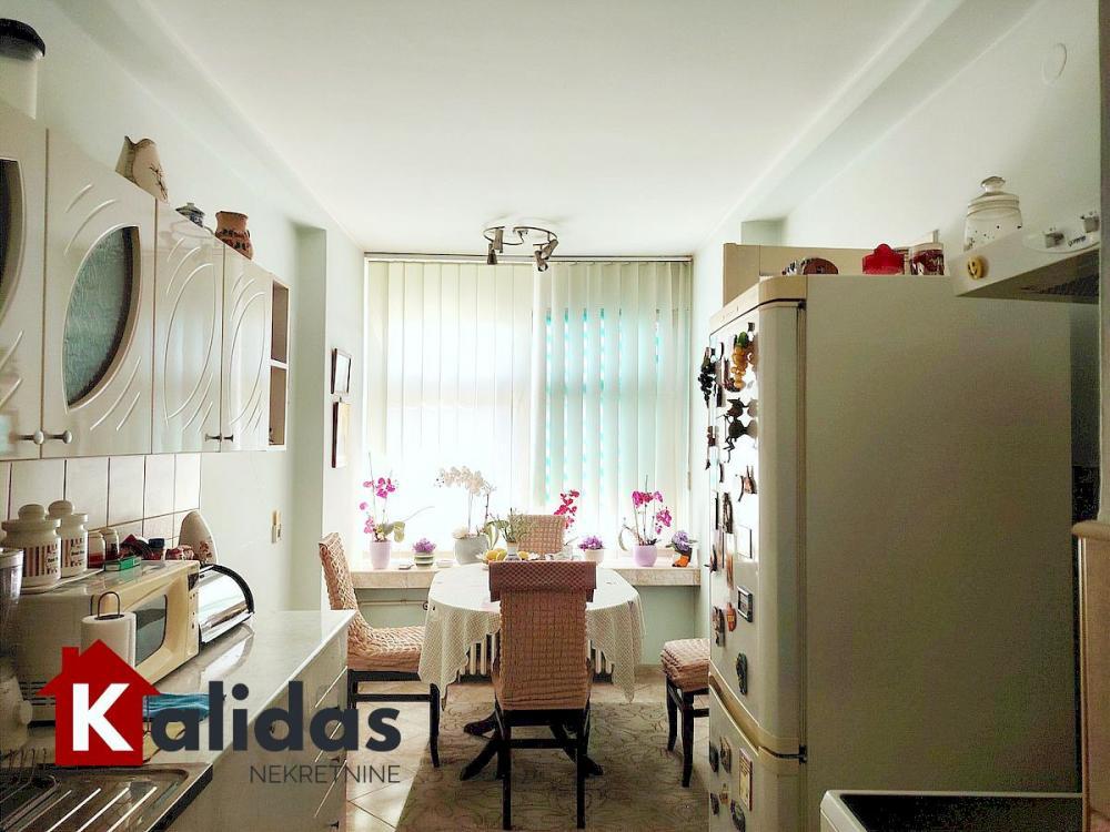 Glavna slika -Stan,NOVI SAD,KEJ,kv: 71, € 179900, ID: 1007883
