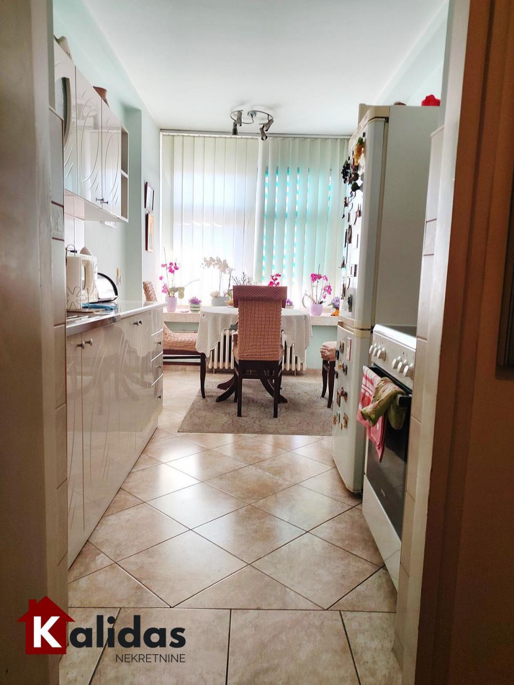 Slika 1 - Stan,NOVI SAD,KEJ,kv: 71, € 179900, ID: 1007883