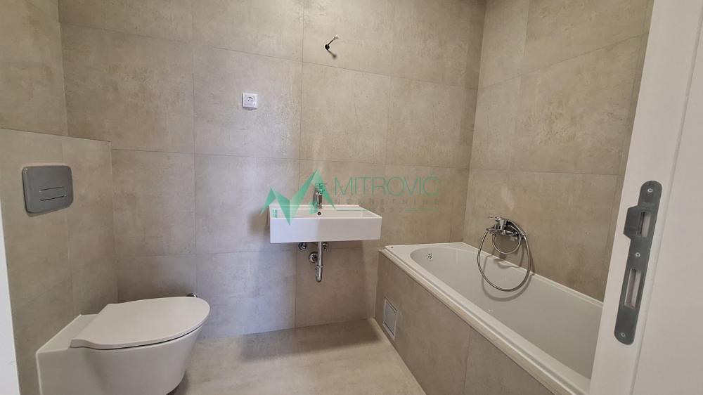 Slika 7 - Četvorosoban porodični stan na Alibegovcu 