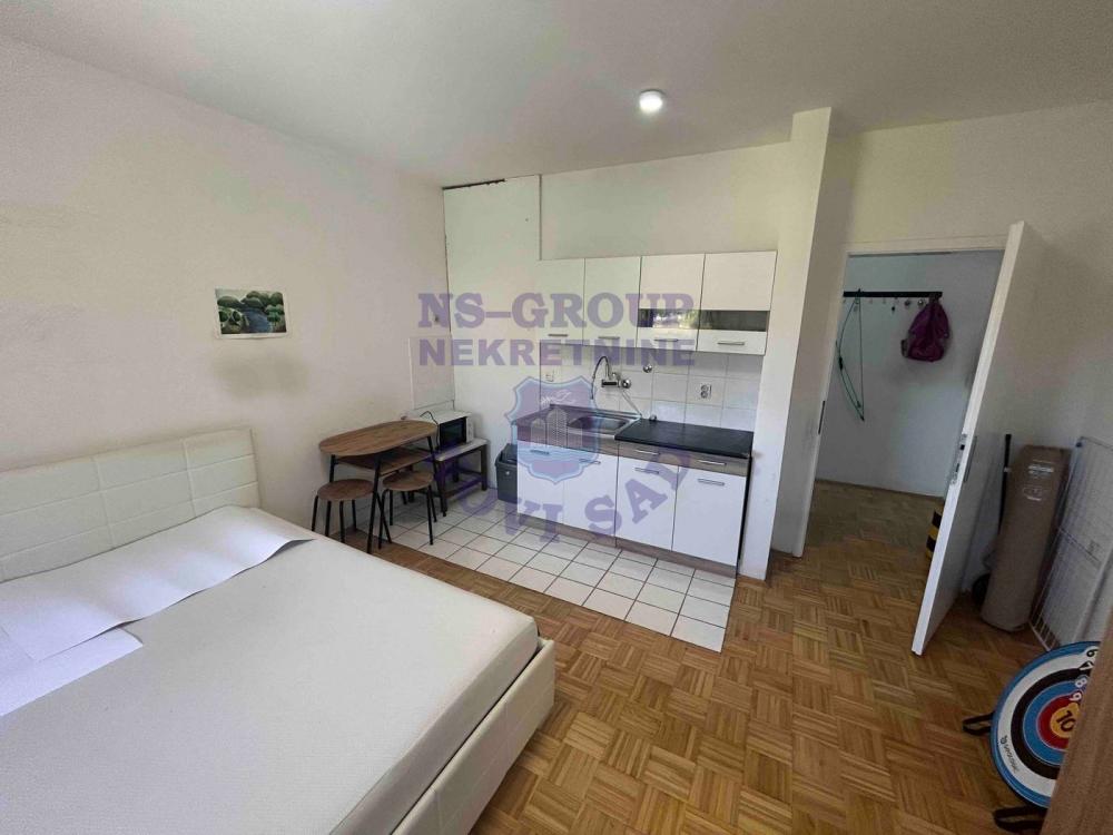 Slika 2 - Odličan stan na Veterniku! 24m2