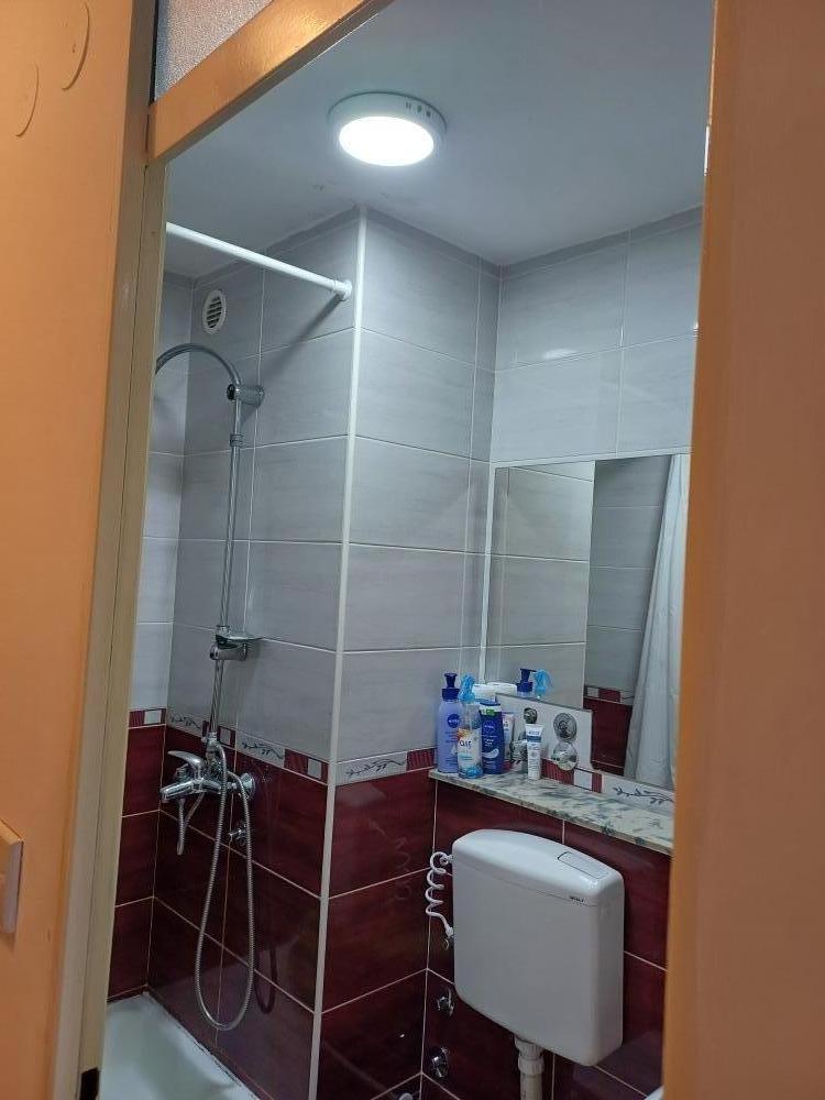 Slika 2 - Garsonjera 29m2 - Detelinara