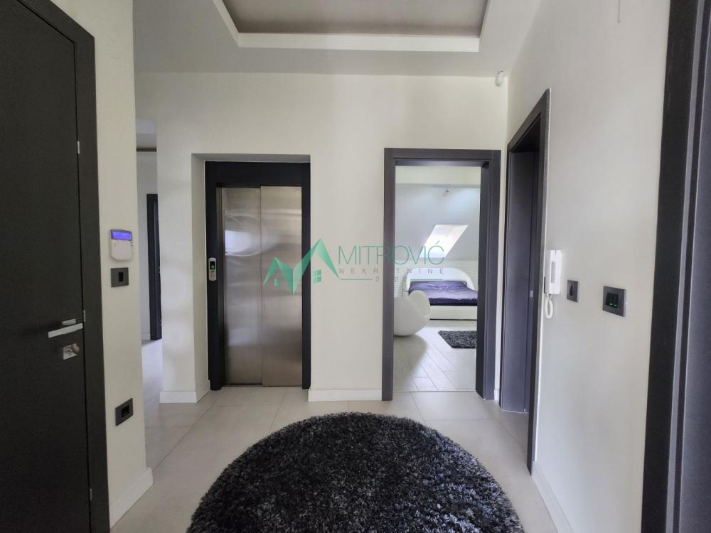 Slika 4 - Prodaje se luksuzan četvorosoban stan sa četiri parking mesta 