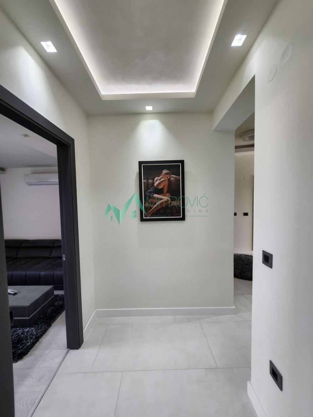 Slika 6 - Prodaje se luksuzan četvorosoban stan sa četiri parking mesta 